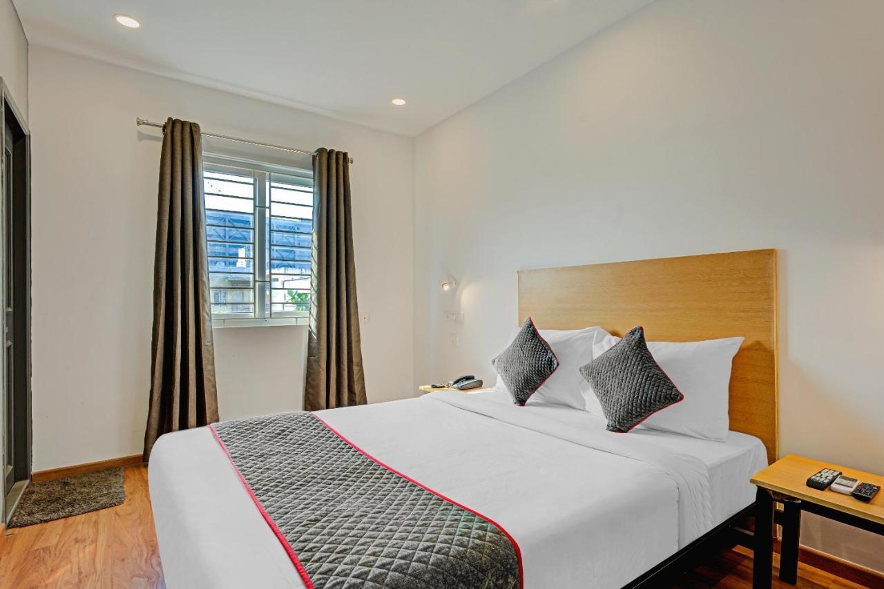 Oyo Townhouse 74871 Thoraipakkam Hotel เชนไน ภายนอก รูปภาพ