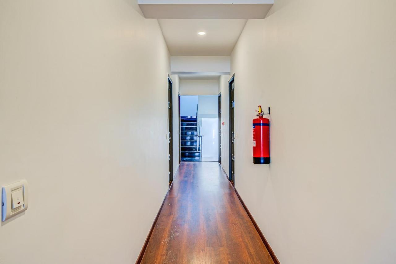 Oyo Townhouse 74871 Thoraipakkam Hotel เชนไน ภายนอก รูปภาพ