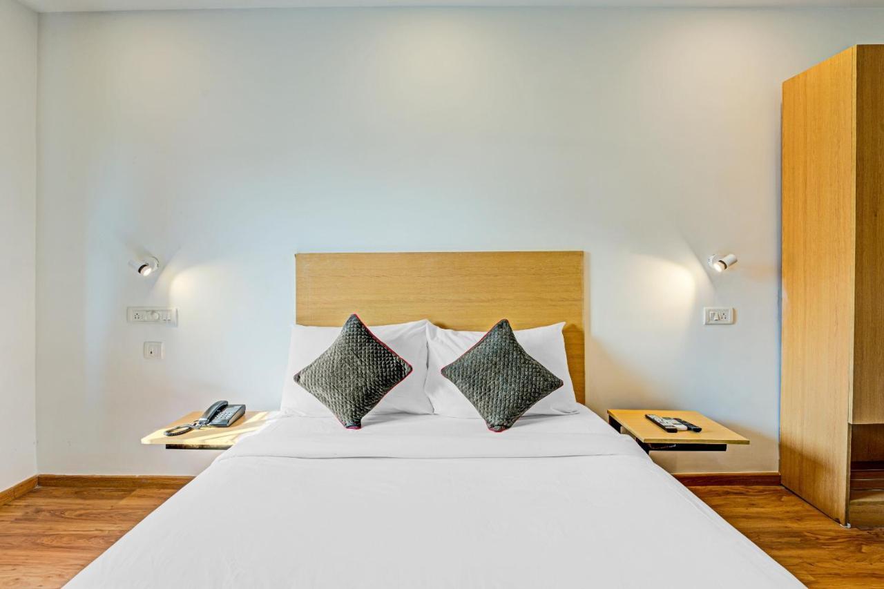 Oyo Townhouse 74871 Thoraipakkam Hotel เชนไน ภายนอก รูปภาพ