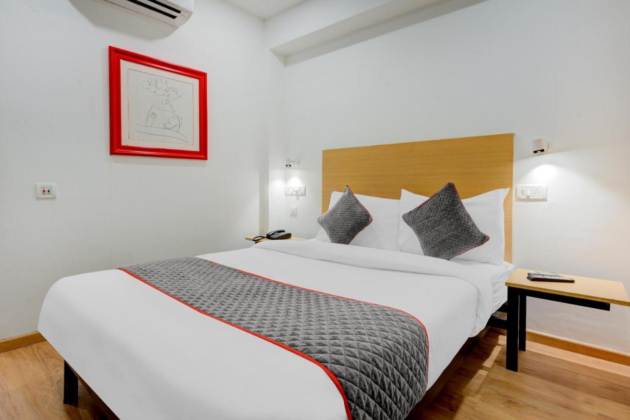 Oyo Townhouse 74871 Thoraipakkam Hotel เชนไน ภายนอก รูปภาพ