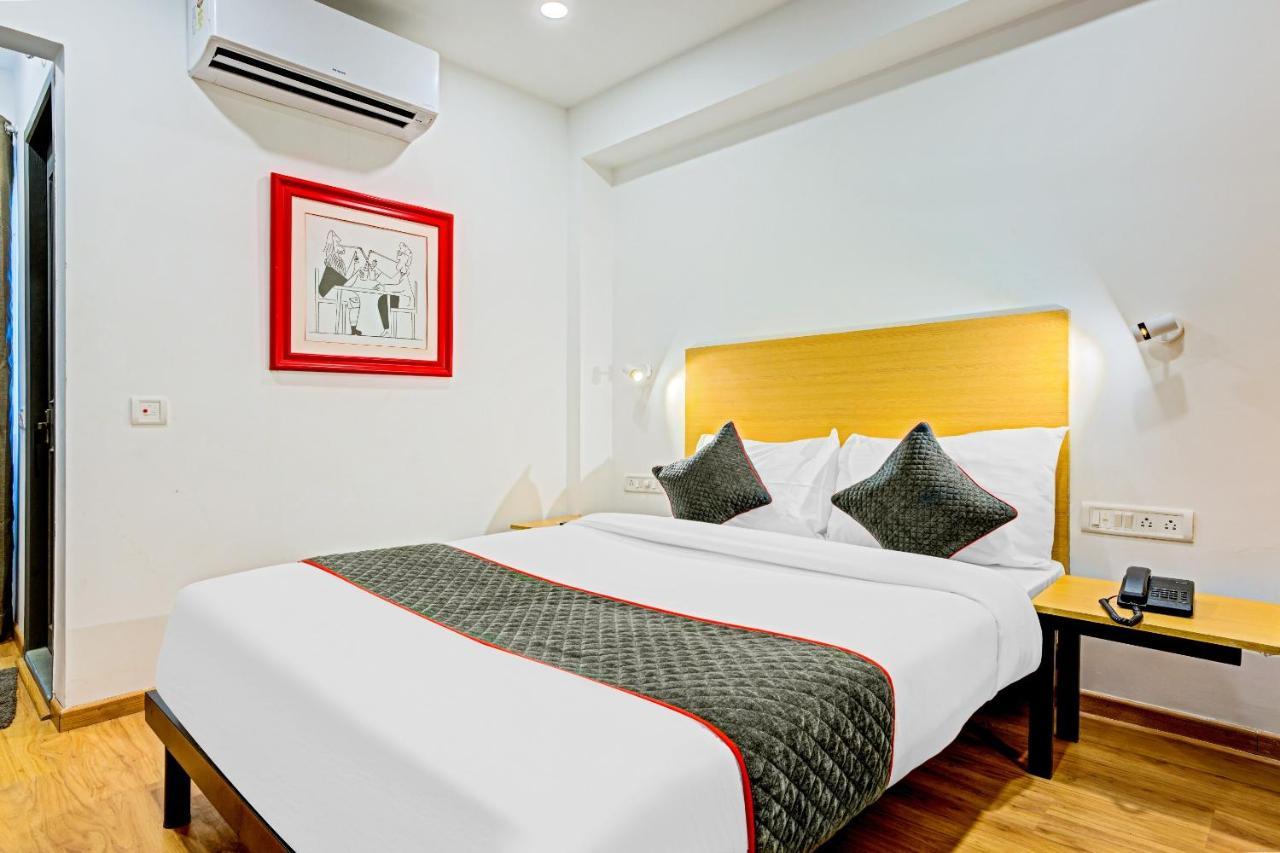 Oyo Townhouse 74871 Thoraipakkam Hotel เชนไน ภายนอก รูปภาพ