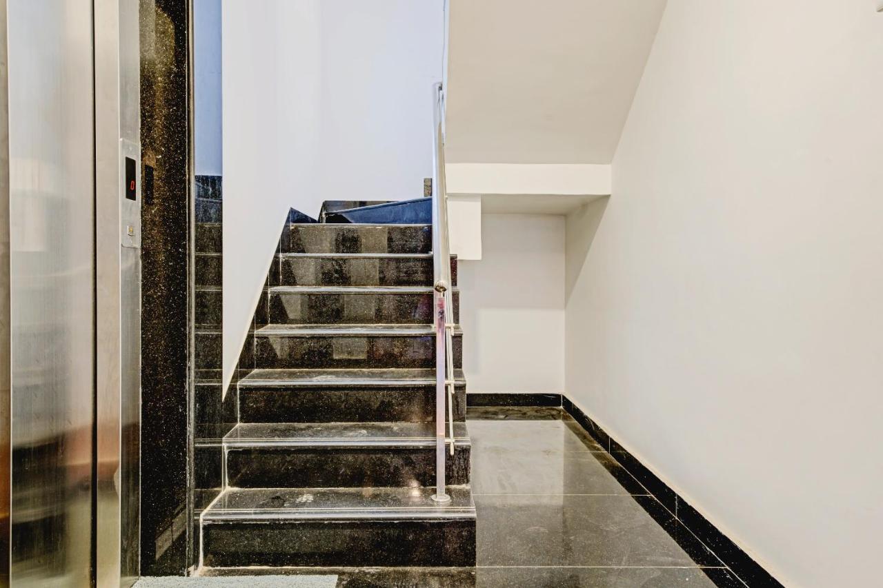Oyo Townhouse 74871 Thoraipakkam Hotel เชนไน ภายนอก รูปภาพ